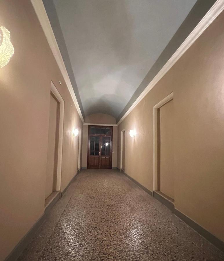 Апартаменти Grande Stanza Matrimoniale In Palazzo Signorile Мірандола Екстер'єр фото
